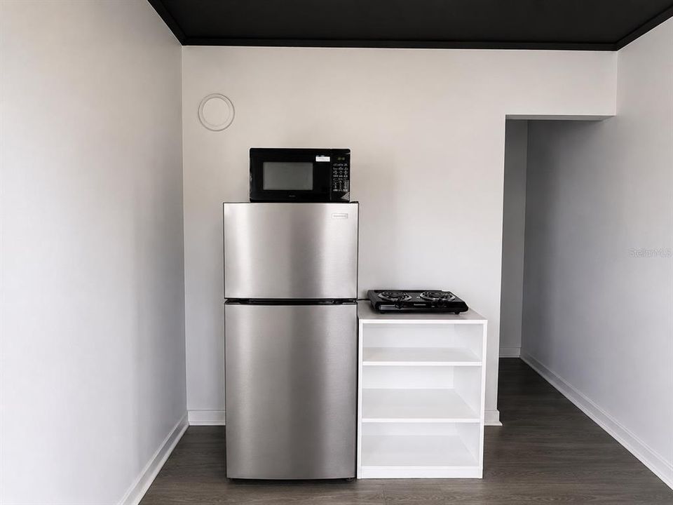 В аренду: $950 (0 спален, 1 ванн, 165 Квадратных фут)