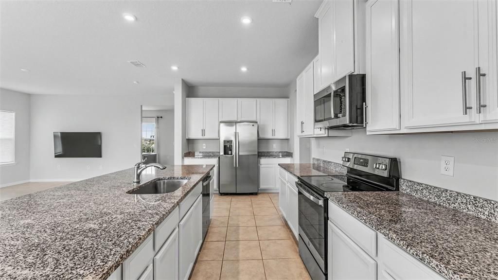 На продажу: $399,900 (4 спален, 3 ванн, 2739 Квадратных фут)