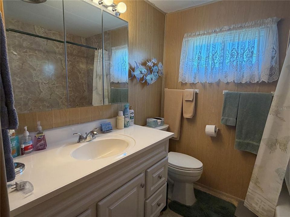 For Sale: $126,600 (2 beds, 1 baths, 960 Square Feet)
