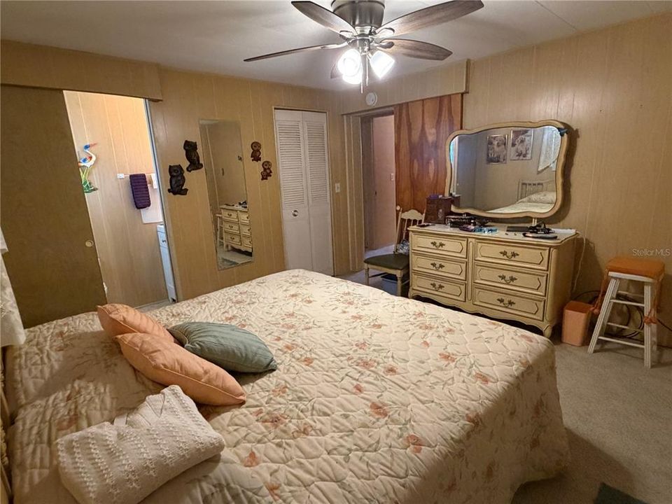 For Sale: $126,600 (2 beds, 1 baths, 960 Square Feet)