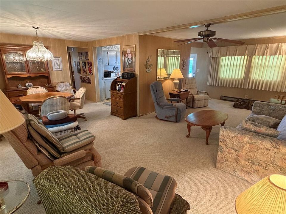 For Sale: $126,600 (2 beds, 1 baths, 960 Square Feet)