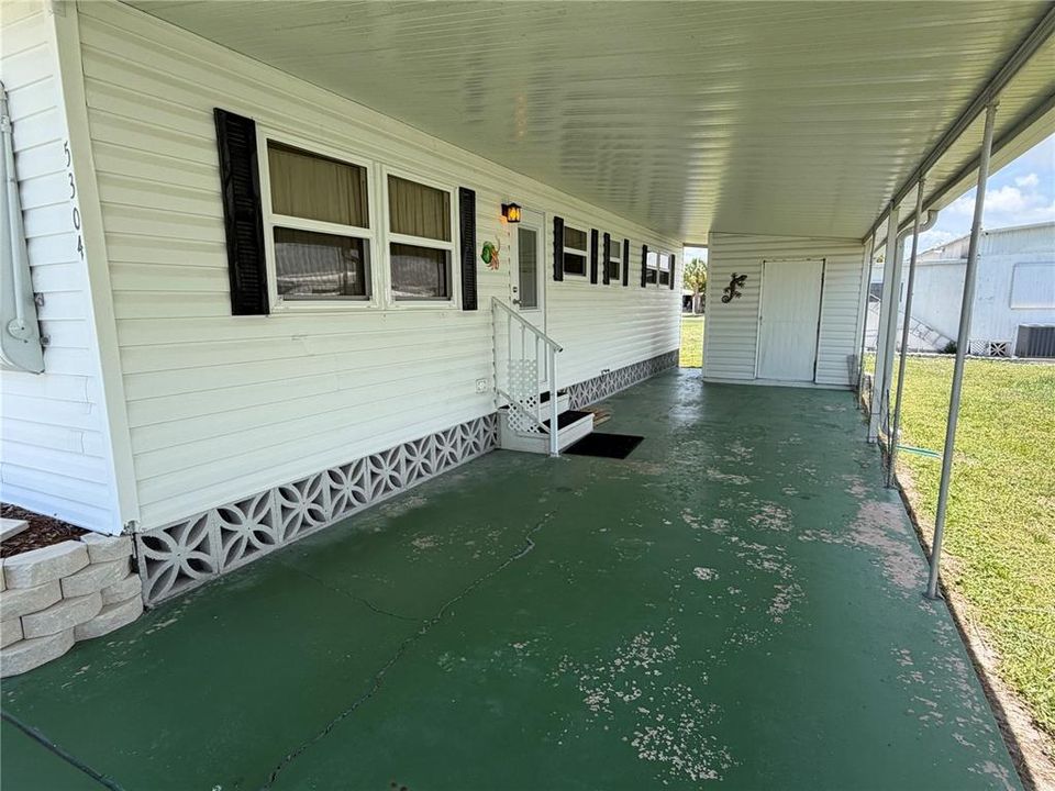For Sale: $126,600 (2 beds, 1 baths, 960 Square Feet)