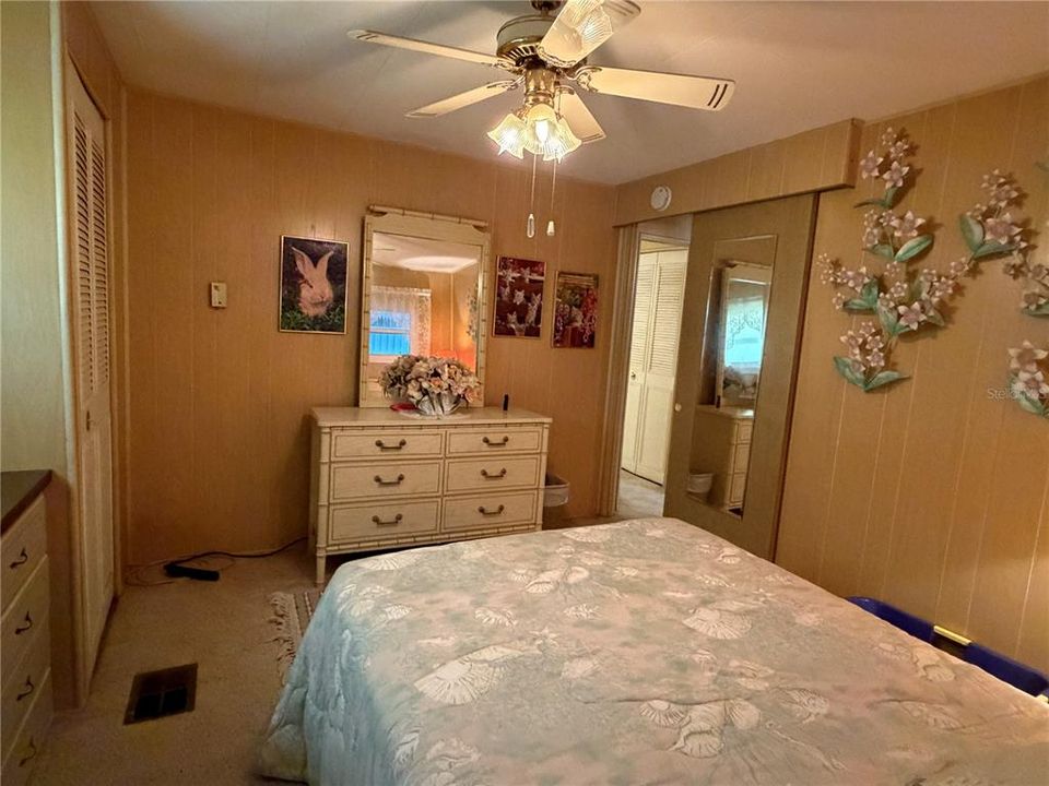 For Sale: $126,600 (2 beds, 1 baths, 960 Square Feet)