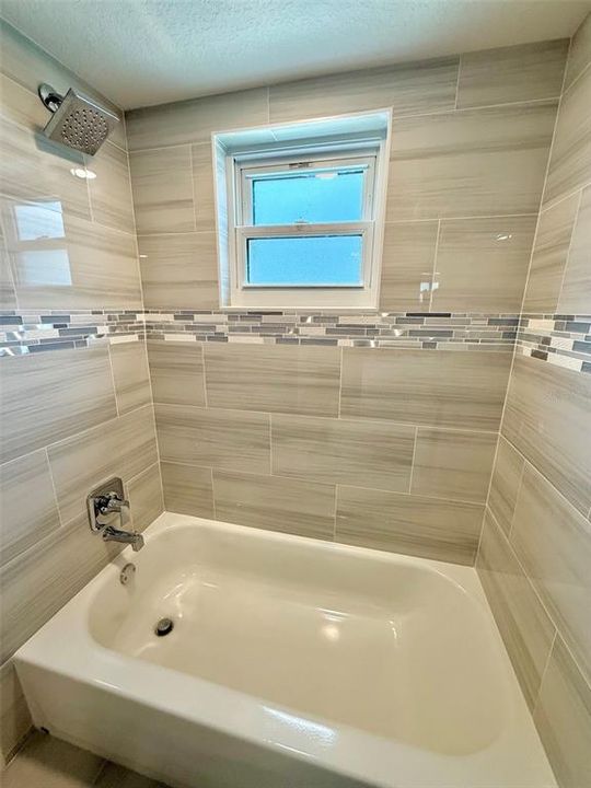 En Venta: $379,900 (3 camas, 2 baños, 1512 Pies cuadrados)