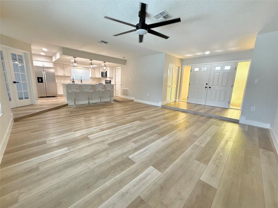 En Venta: $379,900 (3 camas, 2 baños, 1512 Pies cuadrados)