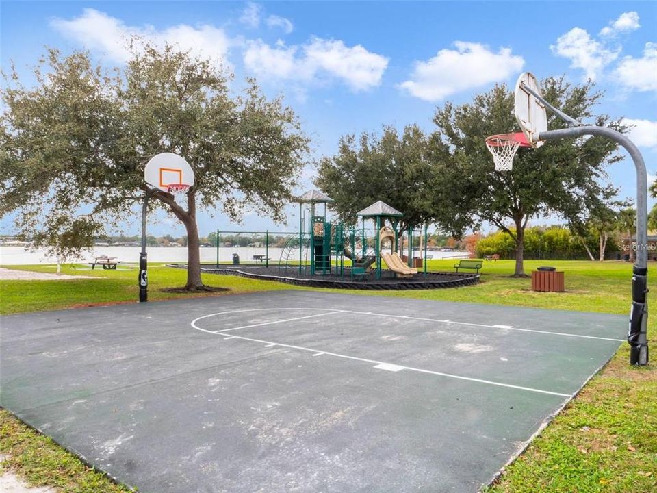 For Sale: $525,000 (4 beds, 2 baths, 2033 Square Feet)
