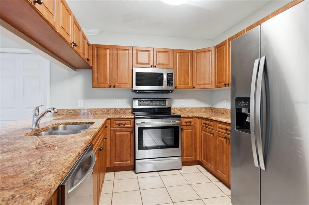 На продажу: $459,000 (3 спален, 2 ванн, 1882 Квадратных фут)