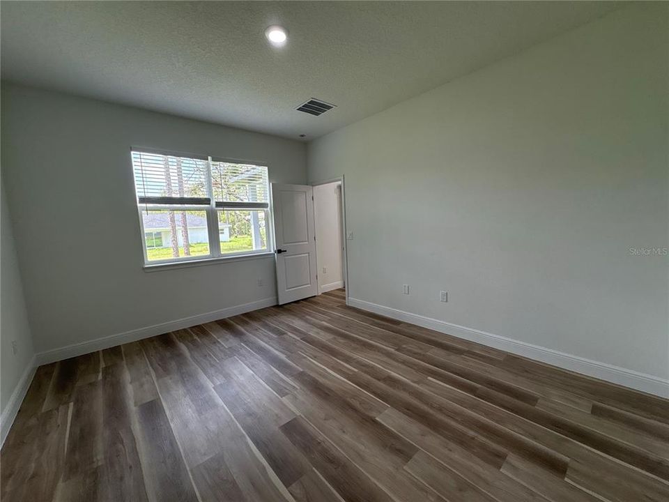 В аренду: $1,950 (4 спален, 2 ванн, 1518 Квадратных фут)