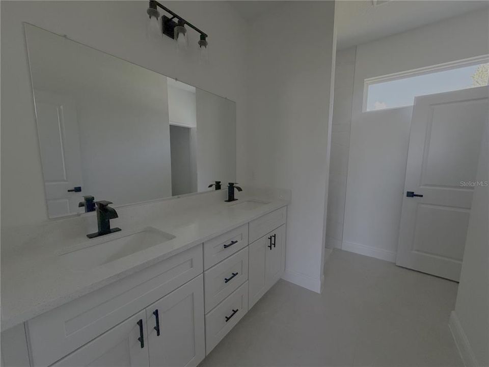 В аренду: $1,950 (4 спален, 2 ванн, 1518 Квадратных фут)