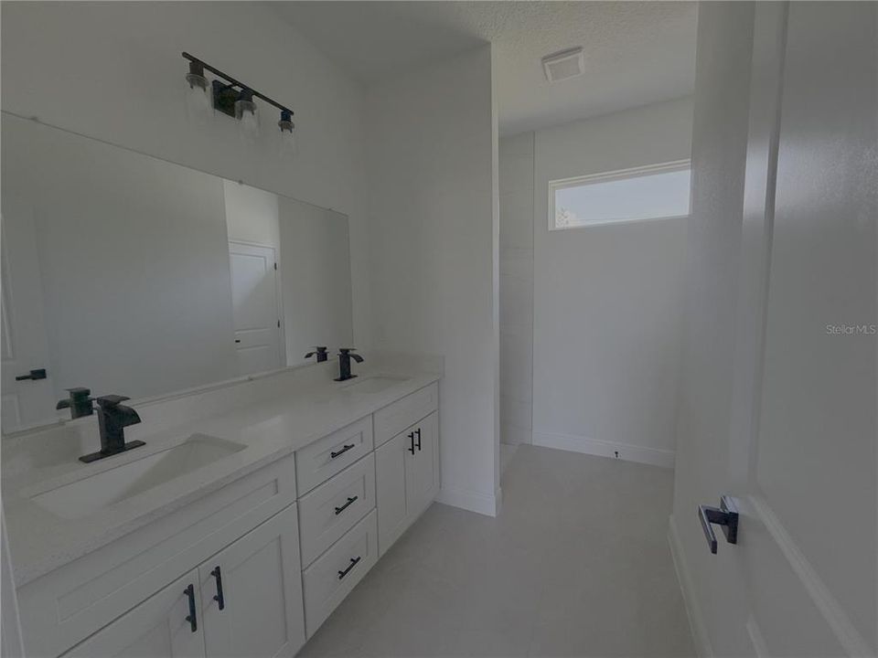 В аренду: $1,950 (4 спален, 2 ванн, 1518 Квадратных фут)