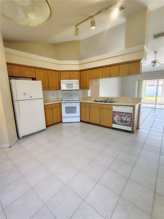 На продажу: $360,000 (3 спален, 2 ванн, 1815 Квадратных фут)