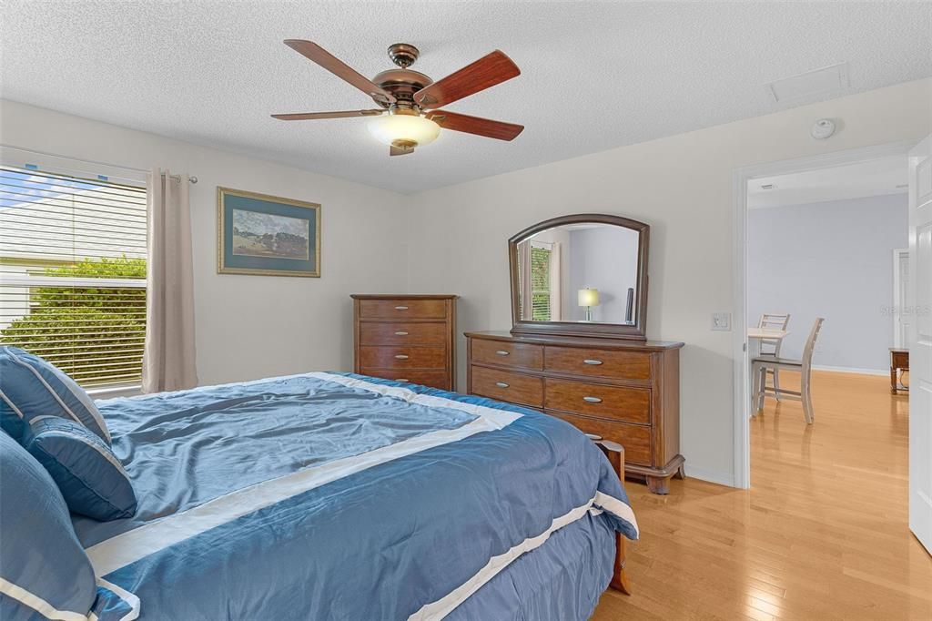 For Sale: $373,000 (3 beds, 2 baths, 1392 Square Feet)