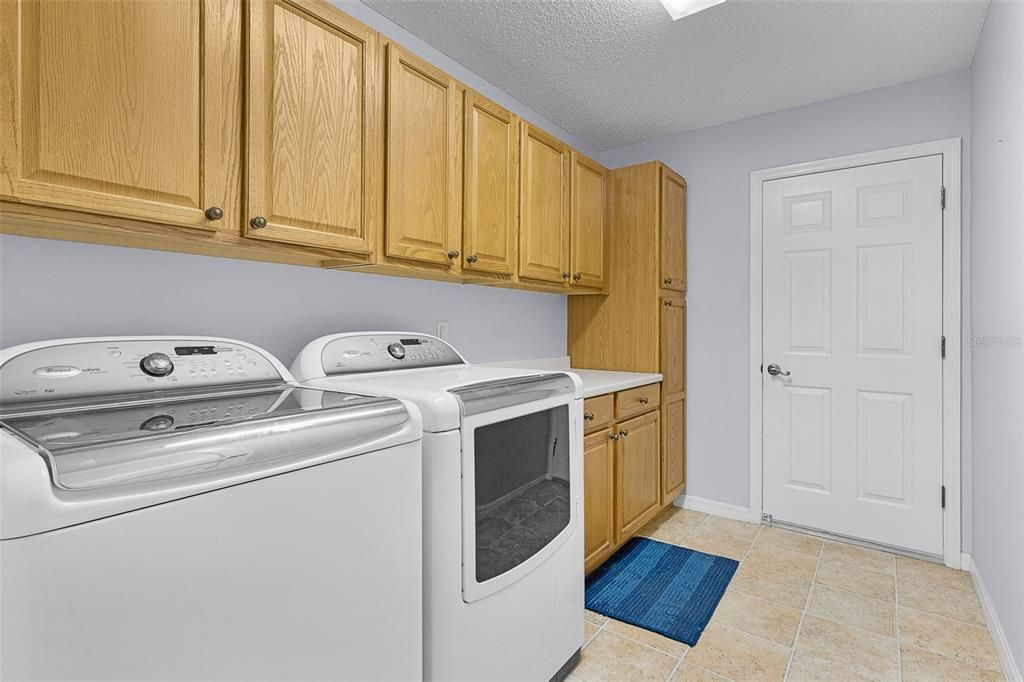 For Sale: $373,000 (3 beds, 2 baths, 1392 Square Feet)