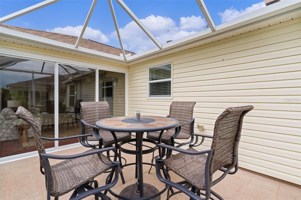 For Sale: $373,000 (3 beds, 2 baths, 1392 Square Feet)