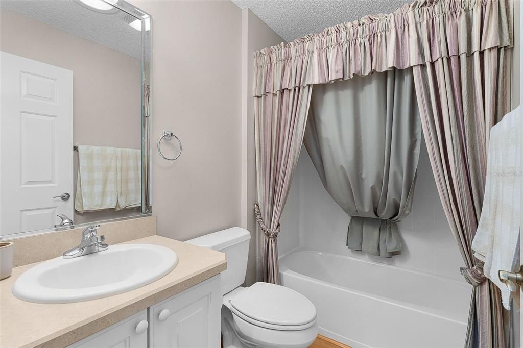 For Sale: $373,000 (3 beds, 2 baths, 1392 Square Feet)