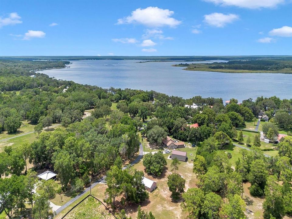 На продажу: $319,900 (3 спален, 2 ванн, 1674 Квадратных фут)