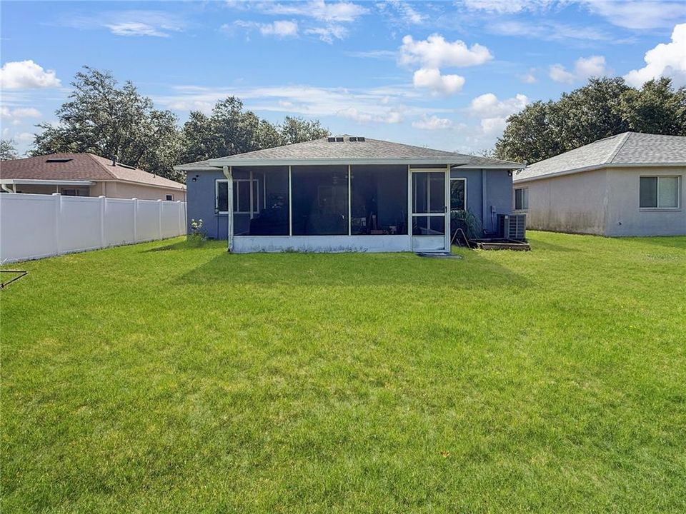 En Venta: $330,000 (4 camas, 2 baños, 1467 Pies cuadrados)
