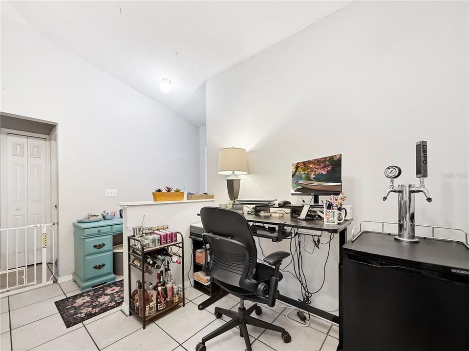 En Venta: $330,000 (4 camas, 2 baños, 1467 Pies cuadrados)