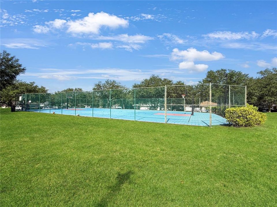 En Venta: $330,000 (4 camas, 2 baños, 1467 Pies cuadrados)