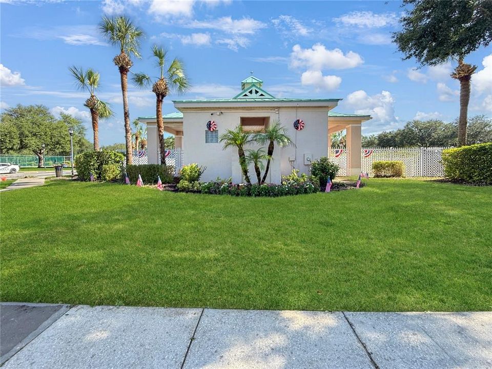 En Venta: $330,000 (4 camas, 2 baños, 1467 Pies cuadrados)
