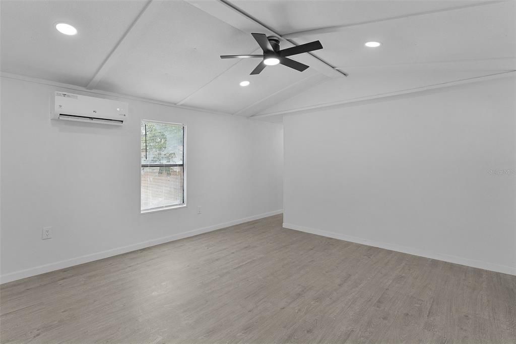 For Rent: $1,499 (3 beds, 2 baths, 938 Square Feet)