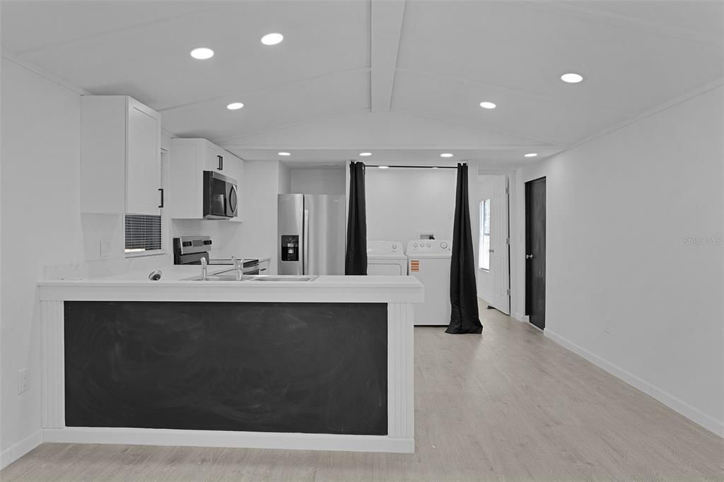 For Rent: $1,499 (3 beds, 2 baths, 938 Square Feet)