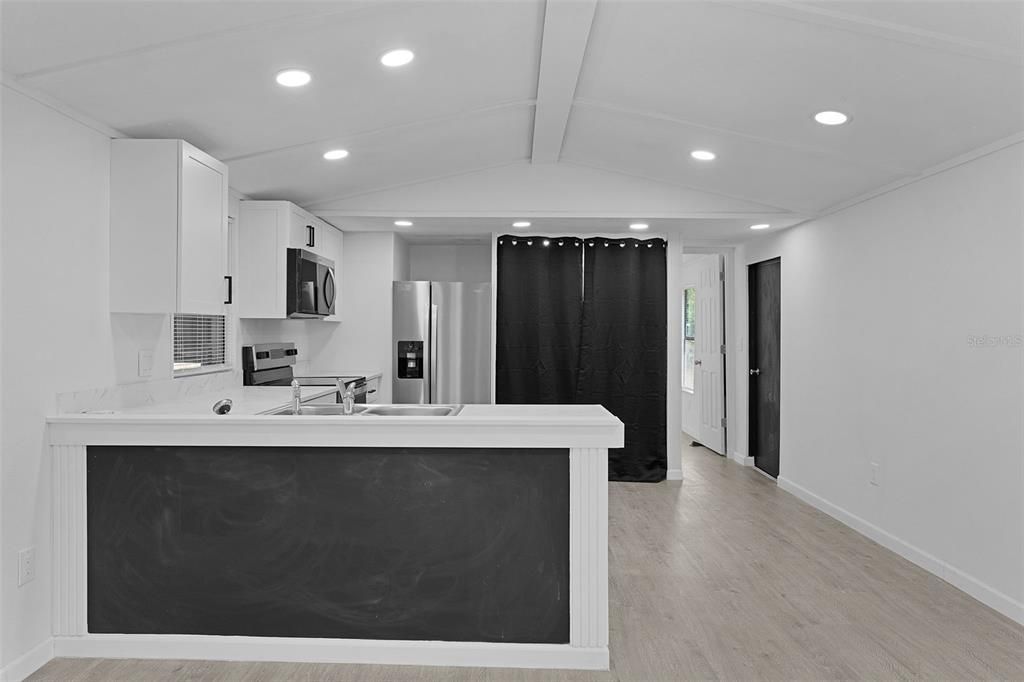 For Rent: $1,499 (3 beds, 2 baths, 938 Square Feet)