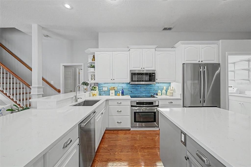 Activo con contrato: $665,000 (4 camas, 3 baños, 2886 Pies cuadrados)