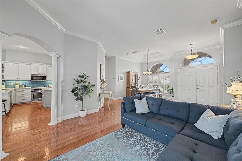 Activo con contrato: $665,000 (4 camas, 3 baños, 2886 Pies cuadrados)