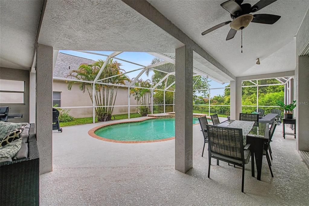 Activo con contrato: $665,000 (4 camas, 3 baños, 2886 Pies cuadrados)