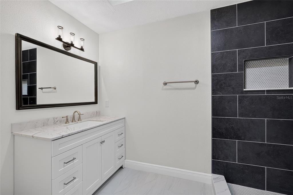 For Sale: $449,900 (5 beds, 3 baths, 2864 Square Feet)