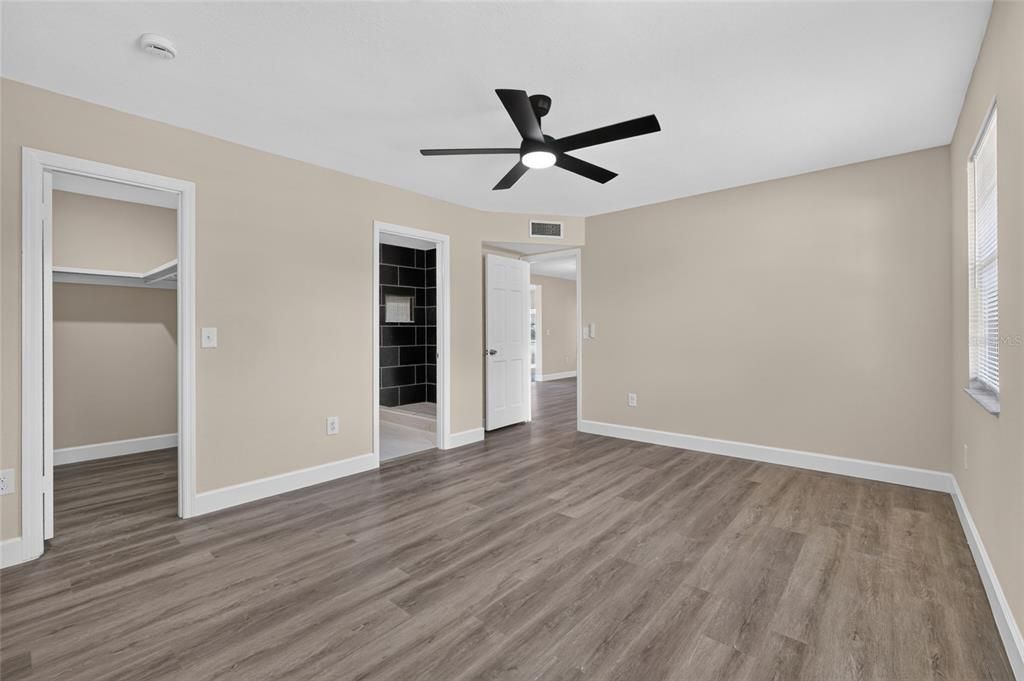 For Sale: $449,900 (5 beds, 3 baths, 2864 Square Feet)