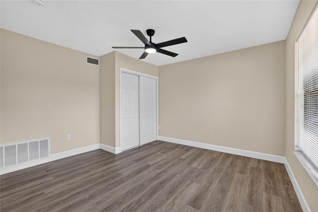 For Sale: $449,900 (5 beds, 3 baths, 2864 Square Feet)