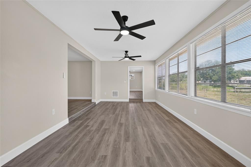 For Sale: $449,900 (5 beds, 3 baths, 2864 Square Feet)