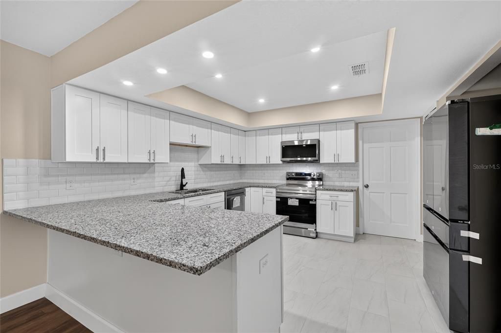 For Sale: $449,900 (5 beds, 3 baths, 2864 Square Feet)