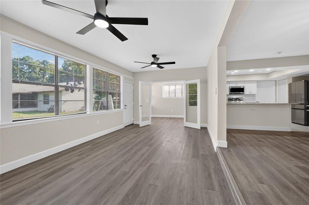 For Sale: $449,900 (5 beds, 3 baths, 2864 Square Feet)