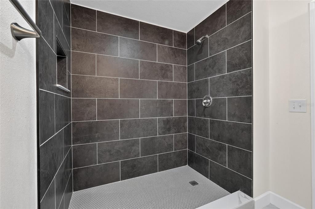 For Sale: $449,900 (5 beds, 3 baths, 2864 Square Feet)