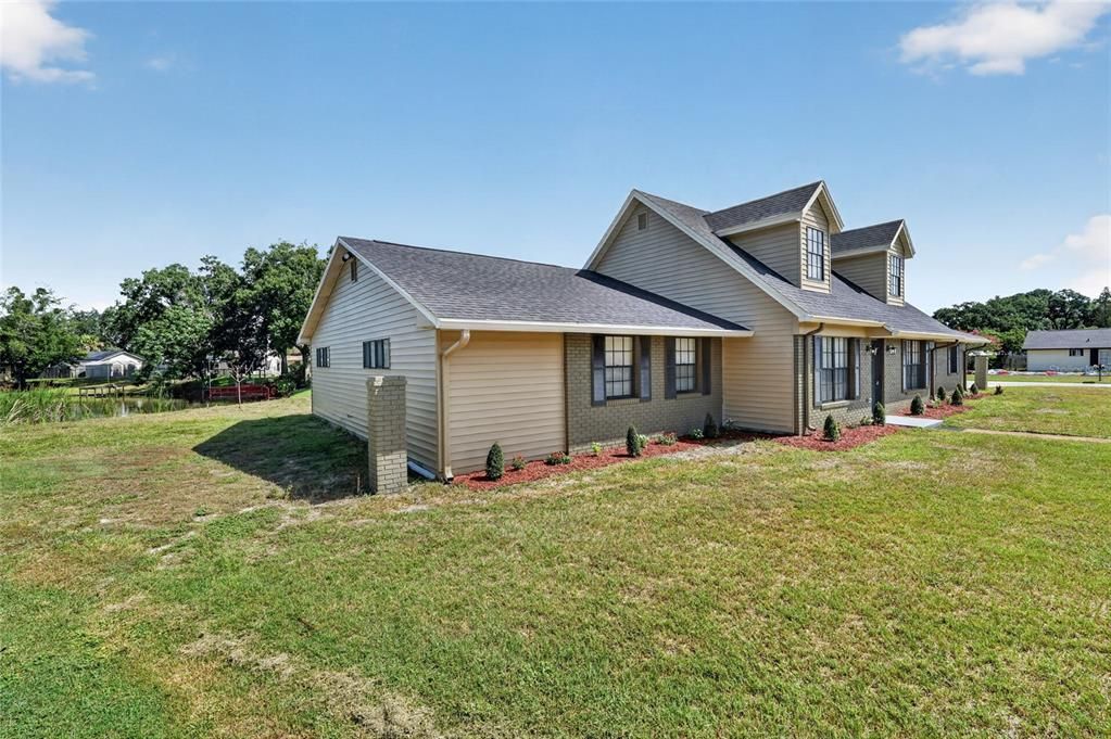 For Sale: $449,900 (5 beds, 3 baths, 2864 Square Feet)