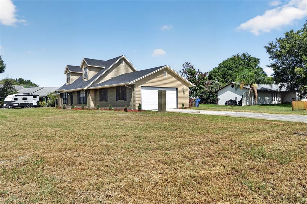 For Sale: $449,900 (5 beds, 3 baths, 2864 Square Feet)