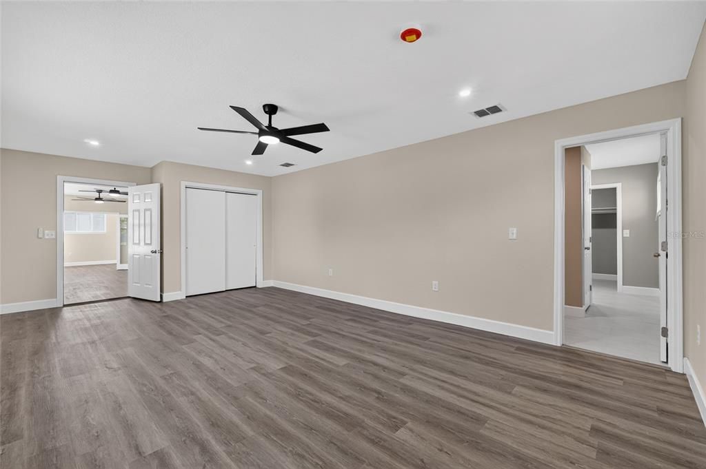 For Sale: $449,900 (5 beds, 3 baths, 2864 Square Feet)