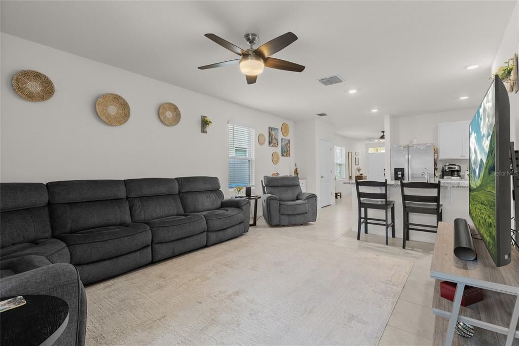 For Sale: $345,000 (3 beds, 2 baths, 1516 Square Feet)