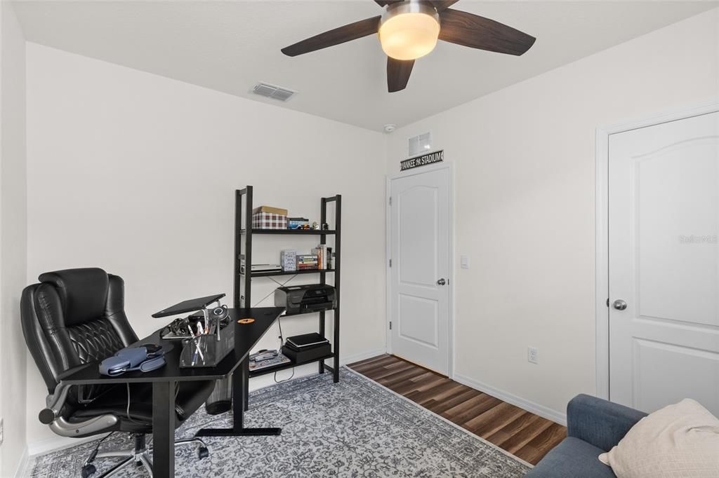 For Sale: $345,000 (3 beds, 2 baths, 1516 Square Feet)