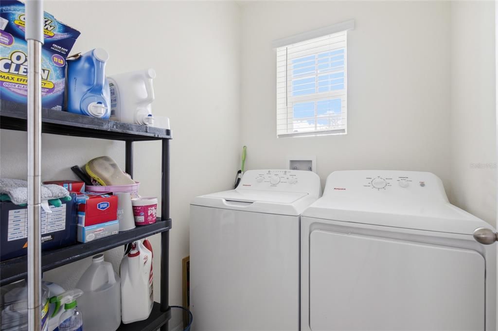 For Sale: $345,000 (3 beds, 2 baths, 1516 Square Feet)