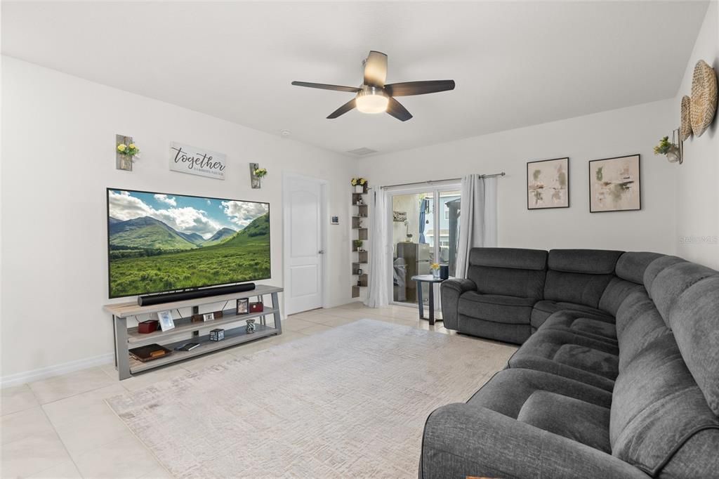For Sale: $345,000 (3 beds, 2 baths, 1516 Square Feet)