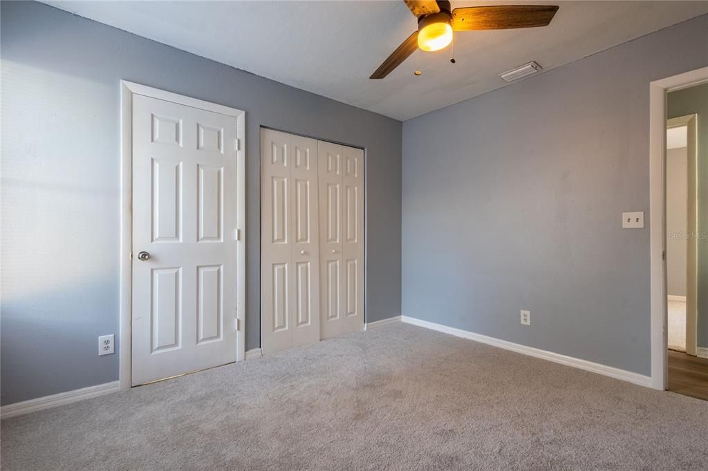For Sale: $265,000 (3 beds, 2 baths, 1052 Square Feet)