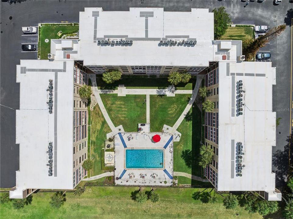 На продажу: $159,900 (2 спален, 2 ванн, 1056 Квадратных фут)