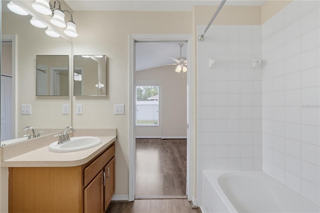 For Sale: $315,000 (4 beds, 3 baths, 1911 Square Feet)