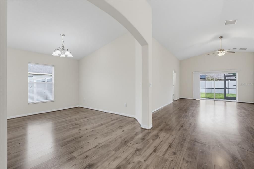For Sale: $315,000 (4 beds, 3 baths, 1911 Square Feet)