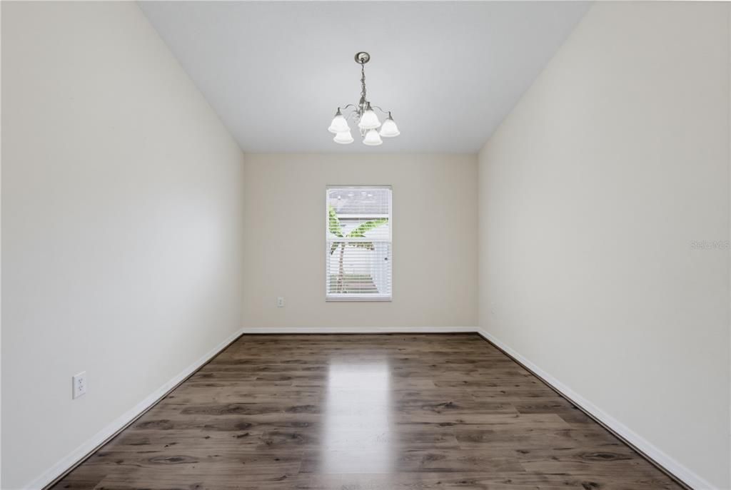 For Sale: $315,000 (4 beds, 3 baths, 1911 Square Feet)