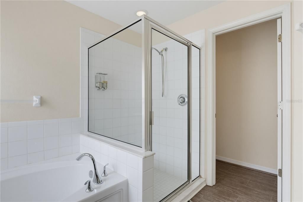 For Sale: $315,000 (4 beds, 3 baths, 1911 Square Feet)